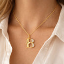 Colar Inicial com Borboleta – Prata 925 Banhada a Ouro 18k